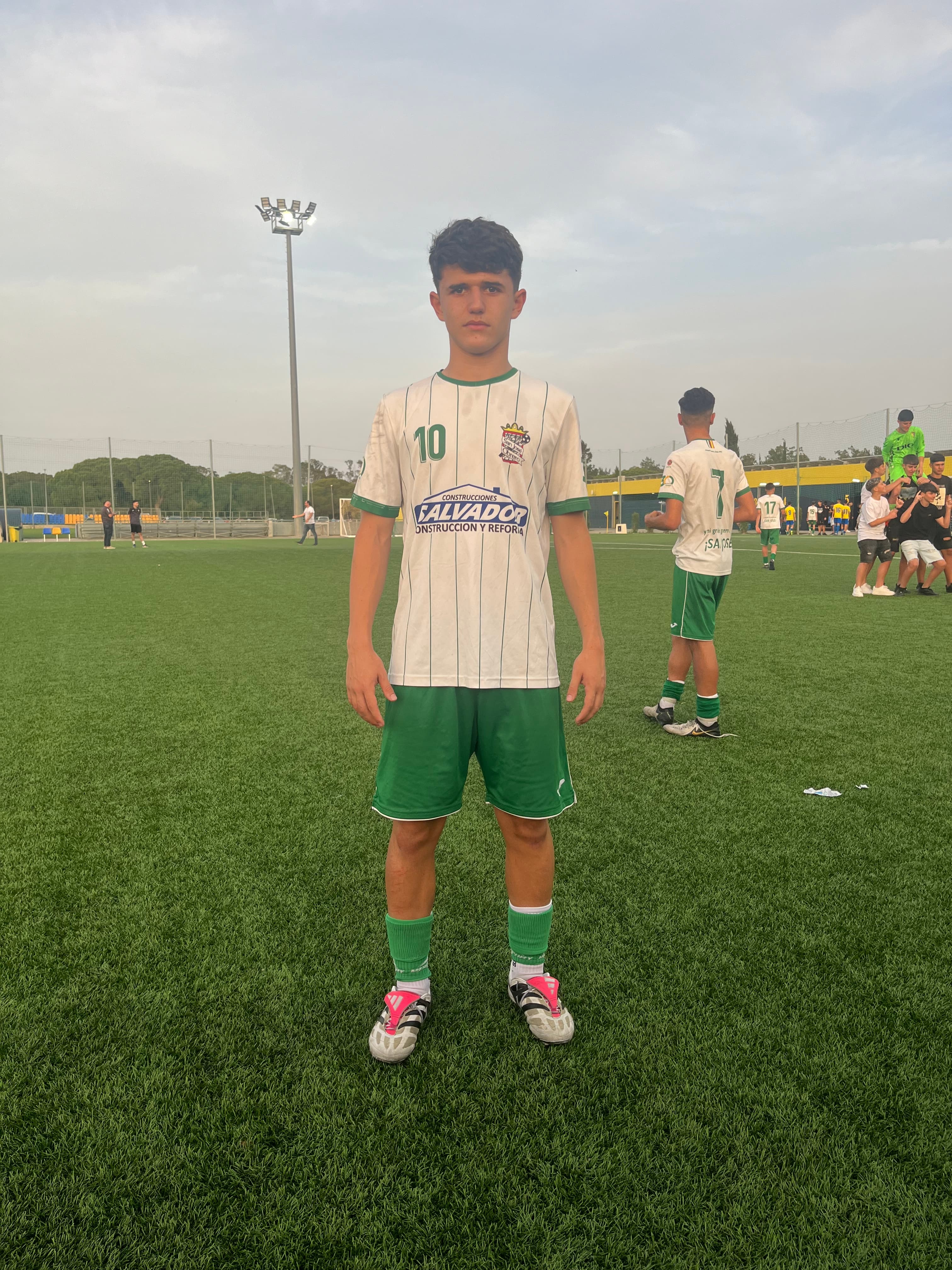 Retrato profesional de Mario Pérez